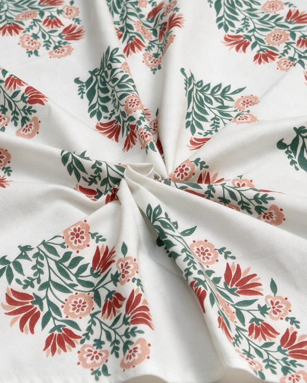 Evergreen Gul 100% Cotton  Bedsheet - 200 TC With 2 Pillow Covers