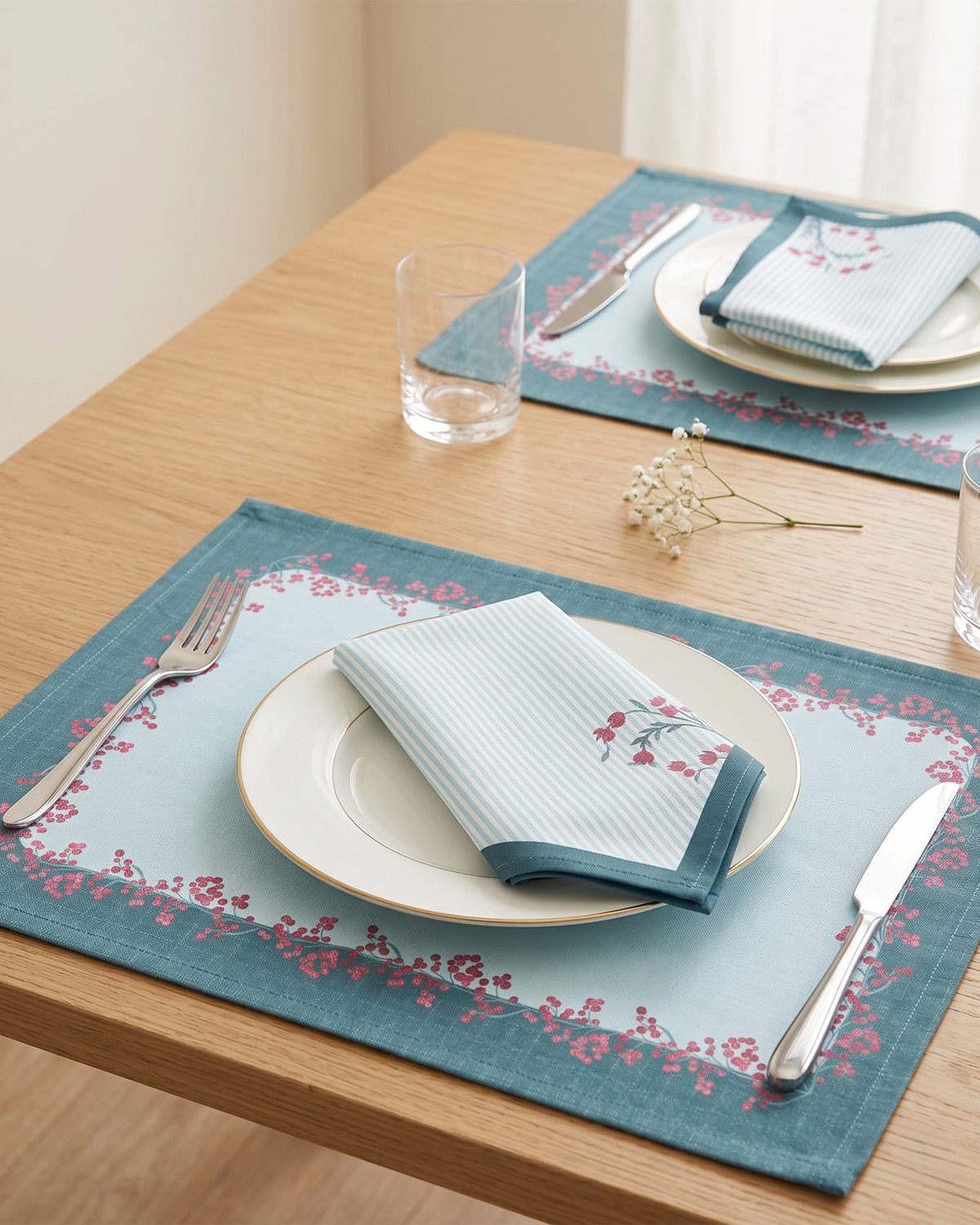 Bloomingdale Blue Cotton Water-repellent Placemat- Set of 6