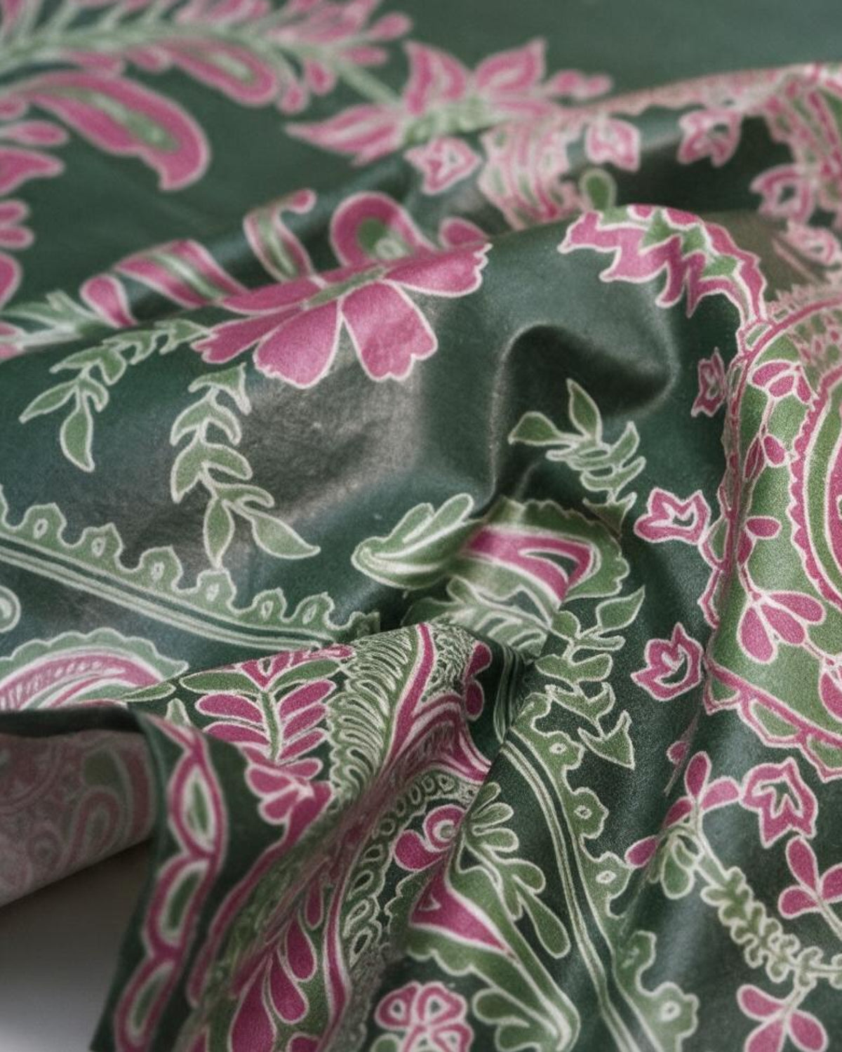 Paisely Pink Water-repellent  Table Cover