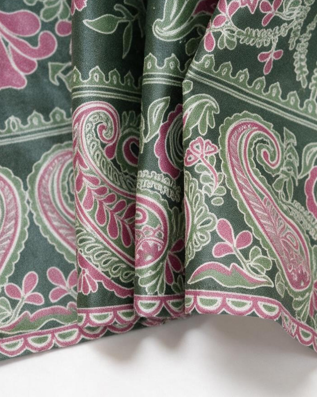 Paisely Pink Water-repellent  Table Cover