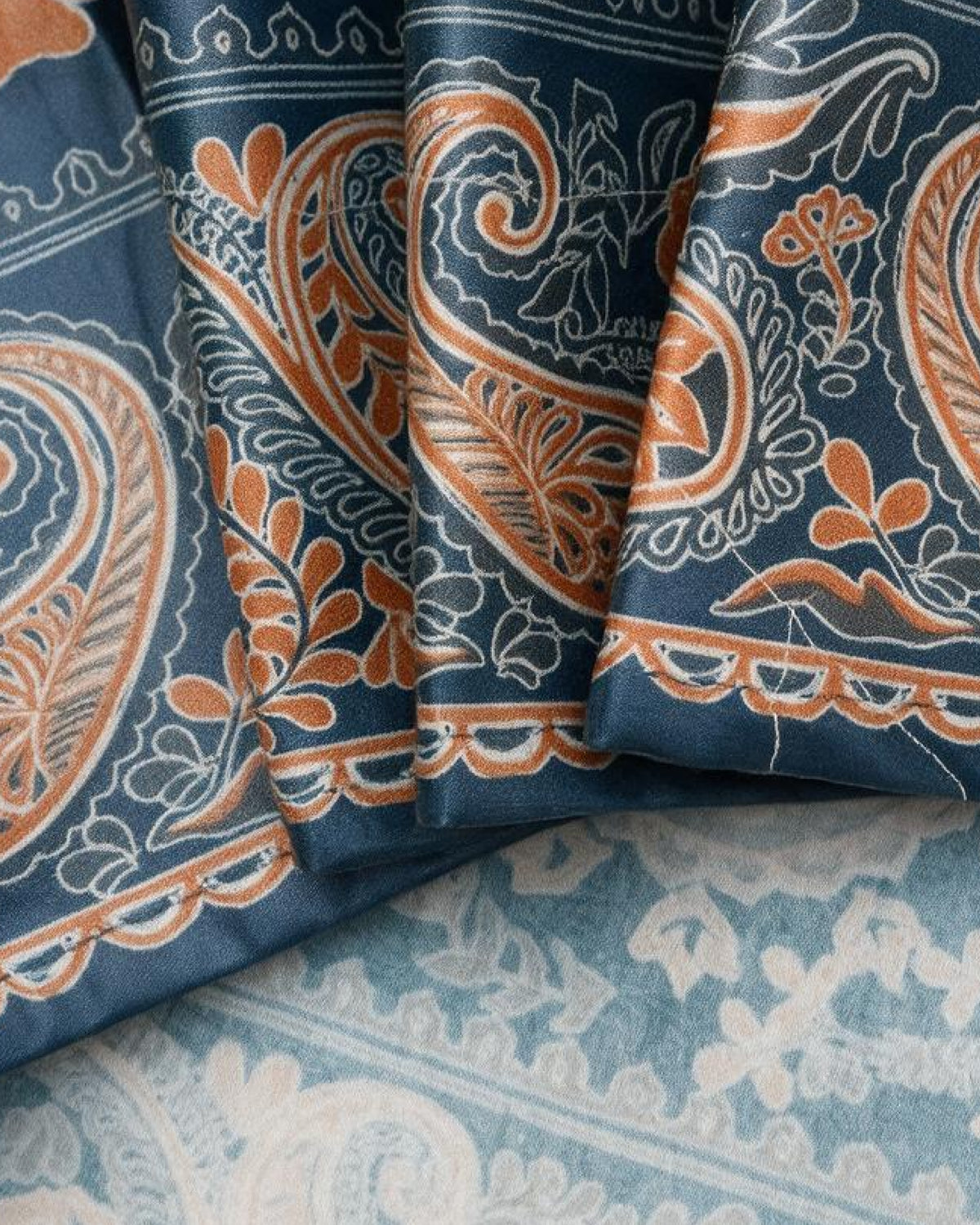 Paisely Teal Water-repellent Table cover